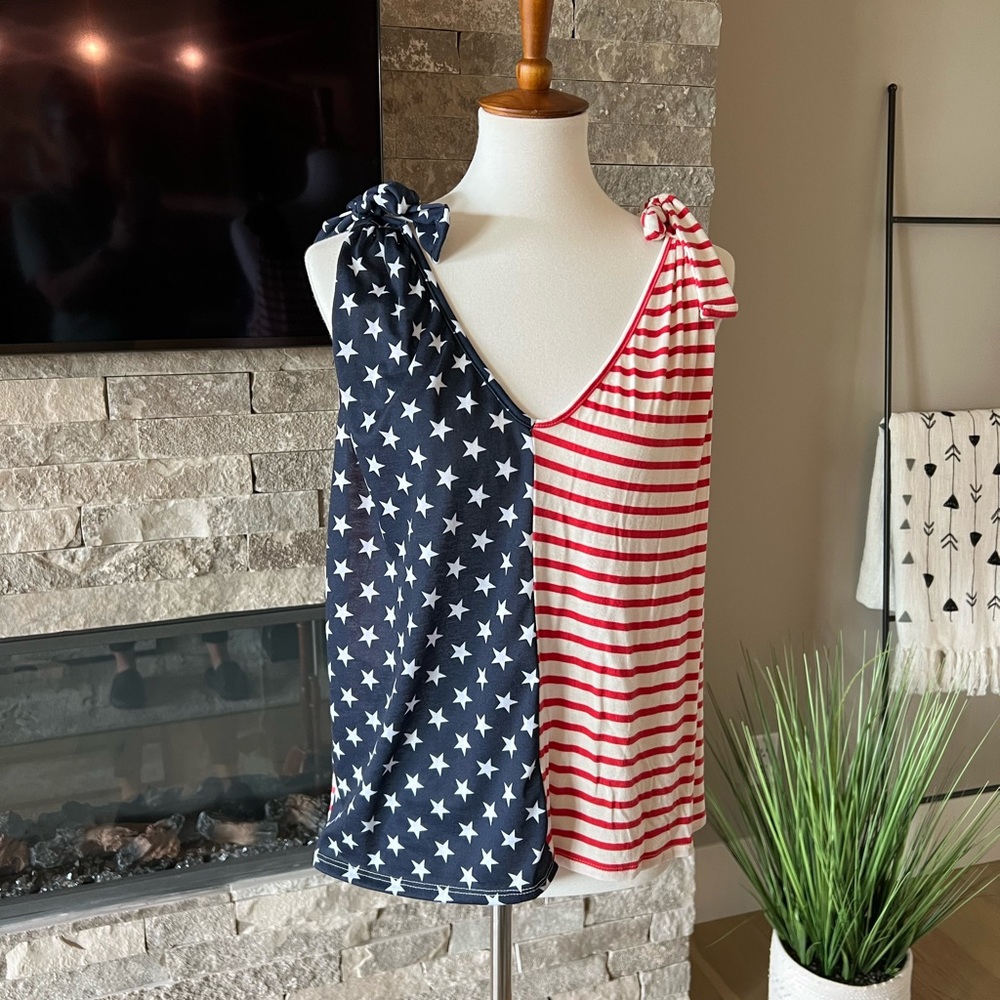 Fun tie strap patriotic tank.